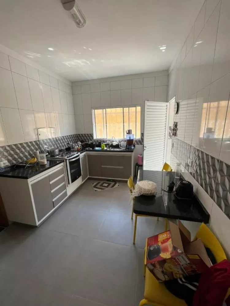 Casa à venda com 2 quartos, 101m² - Foto 4