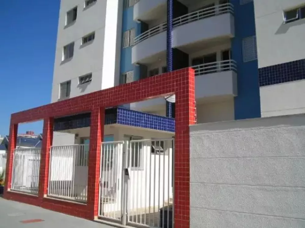 Apartamento à venda com 3 quartos, 94m² - Foto 2