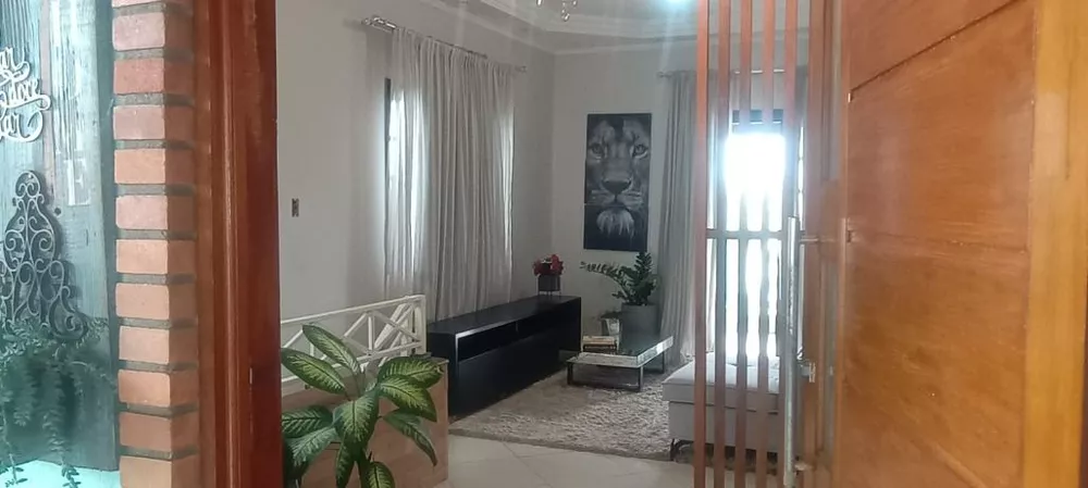 Casa para alugar com 3 quartos, 240m² - Foto 3