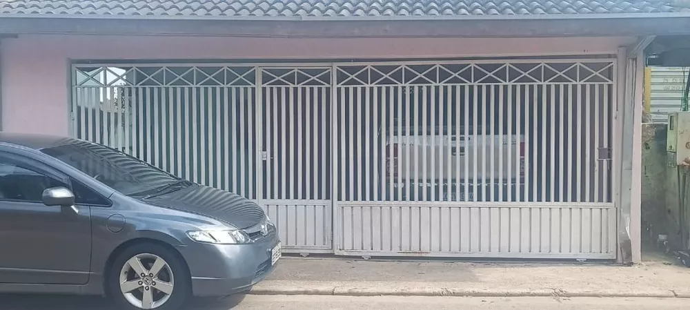 Casa para alugar com 3 quartos, 240m² - Foto 1