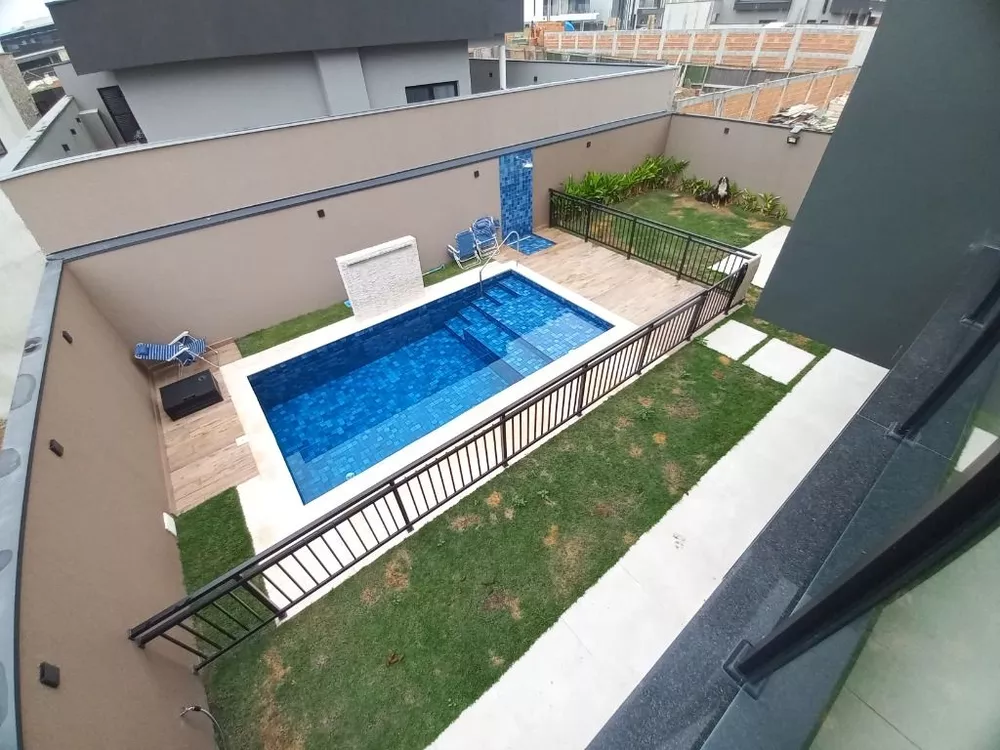 Sobrado à venda com 4 quartos, 321m² - Foto 1