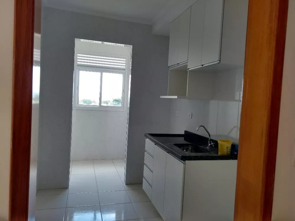 Apartamento à venda com 2 quartos, 62m² - Foto 3