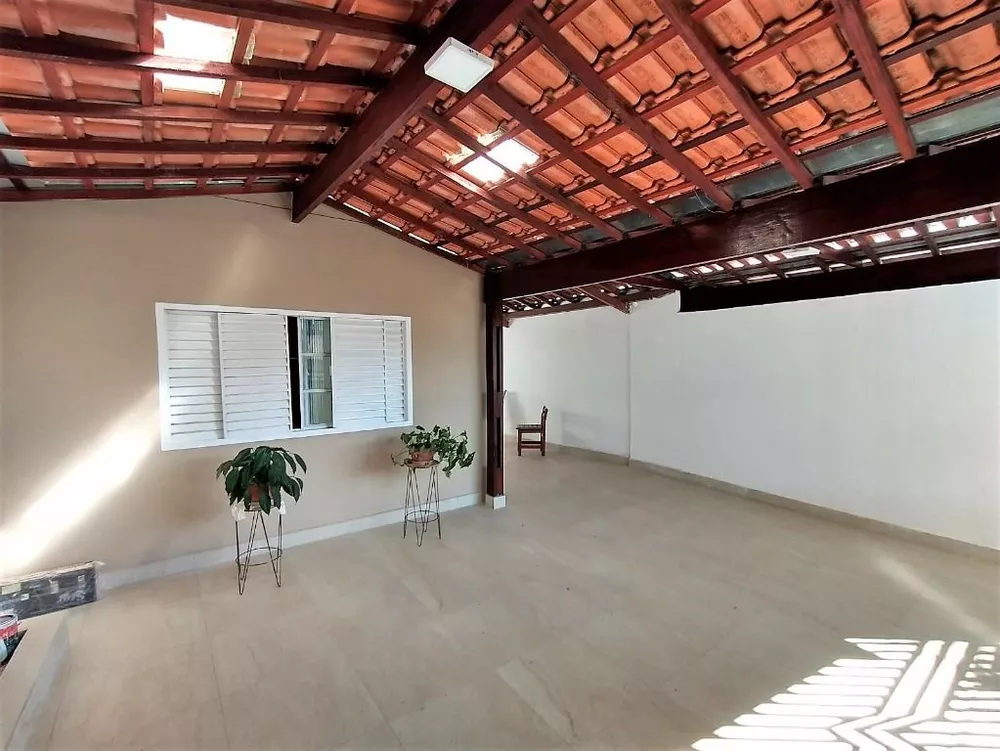 Casa à venda com 2 quartos, 80m² - Foto 2