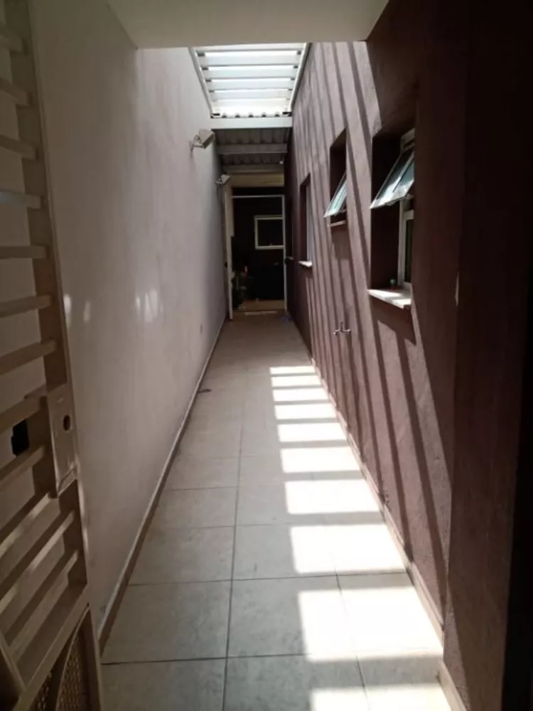 Sobrado à venda com 4 quartos, 200m² - Foto 4