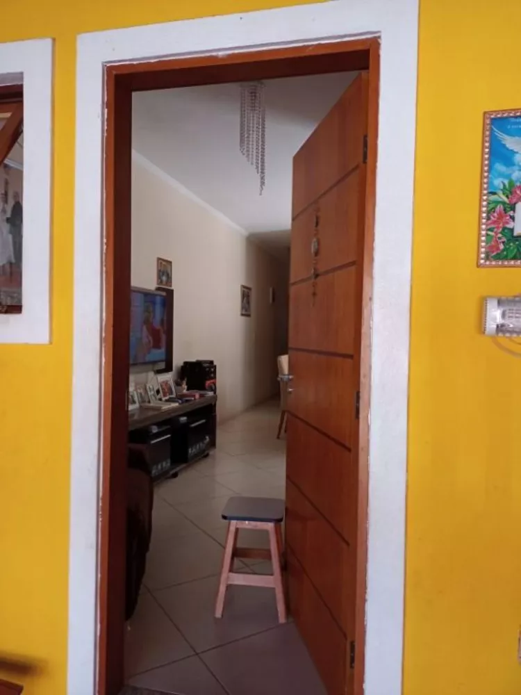 Casa à venda com 3 quartos, 97m² - Foto 4