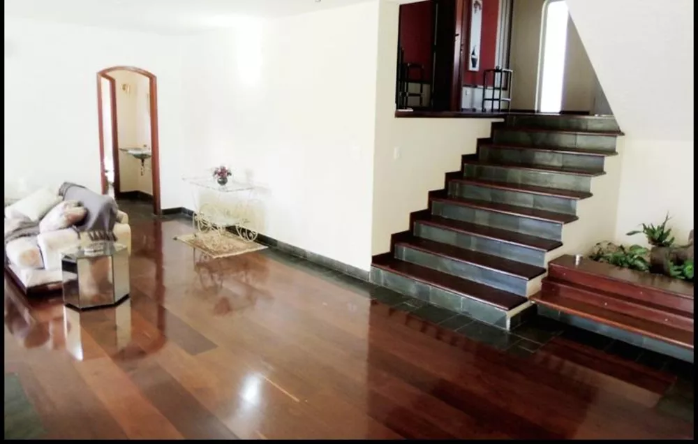 Casa de Condomínio à venda com 4 quartos, 690m² - Foto 4