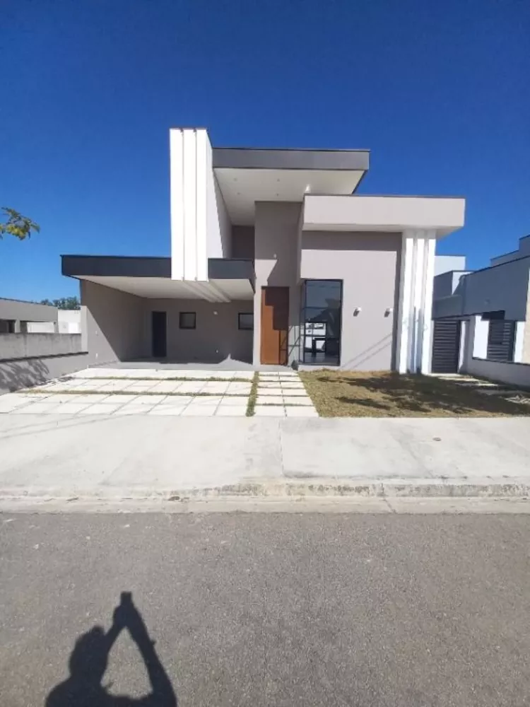 Casa de Condomínio à venda com 3 quartos, 150m² - Foto 1