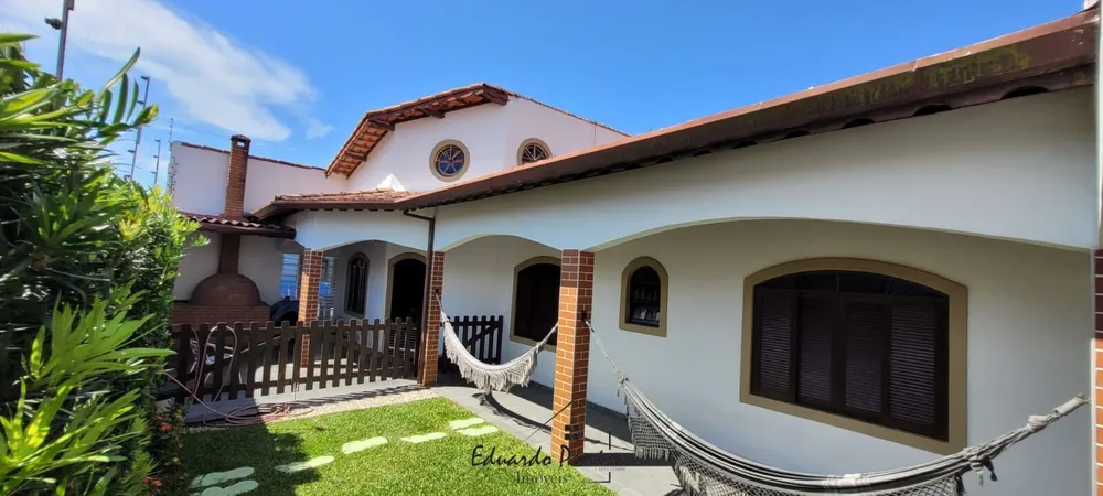 Casa, 3 quartos, 223 m² - Foto 1