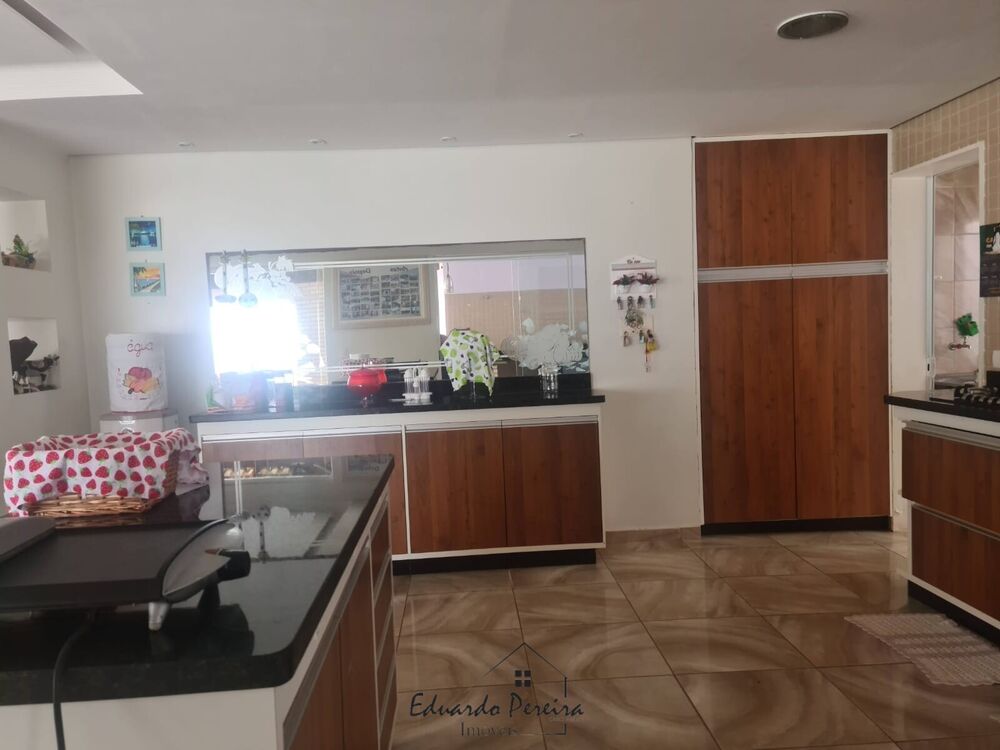 Casa, 6 quartos, 250 m² - Foto 4