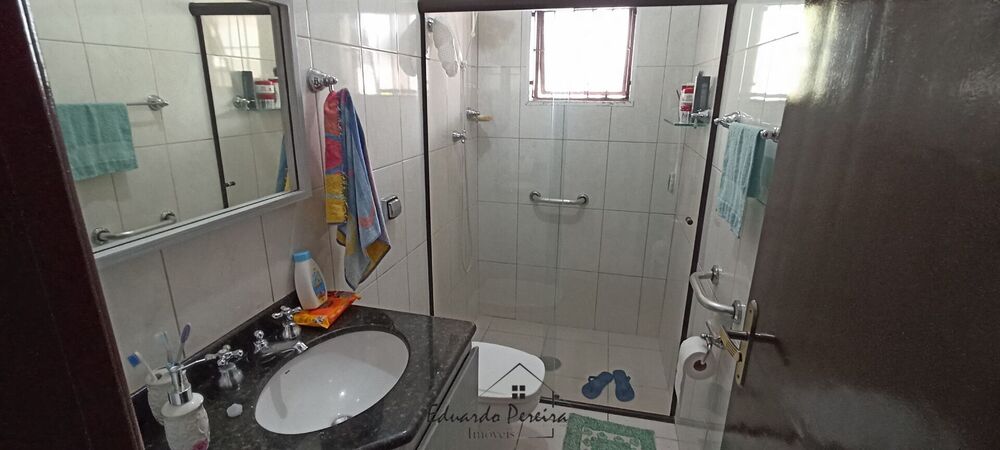 Casa, 3 quartos, 196 m² - Foto 1