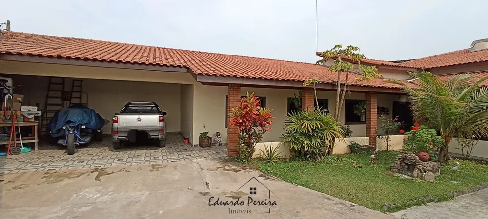 Casa, 3 quartos, 196 m² - Foto 1