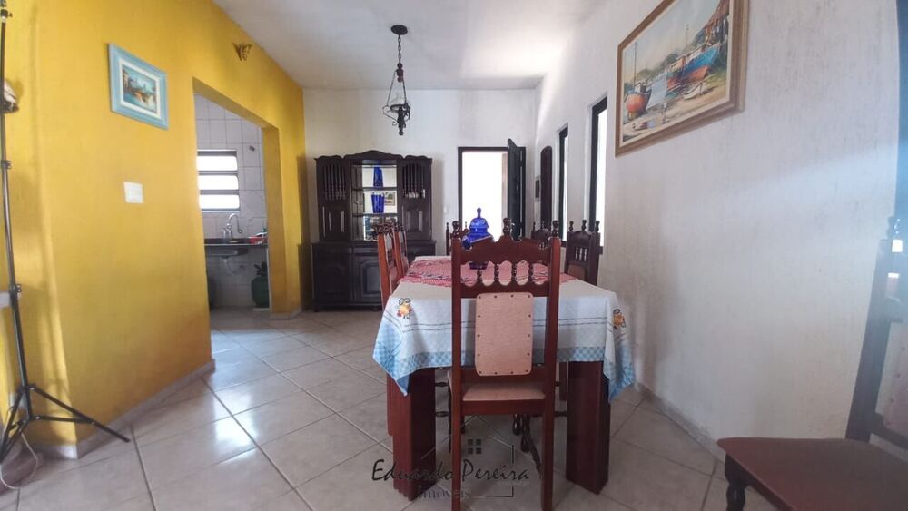 Casa, 3 quartos, 284 m² - Foto 1