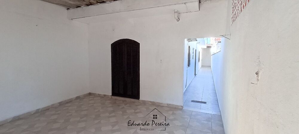Casa para alugar com 2 quartos, 65m² - Foto 2