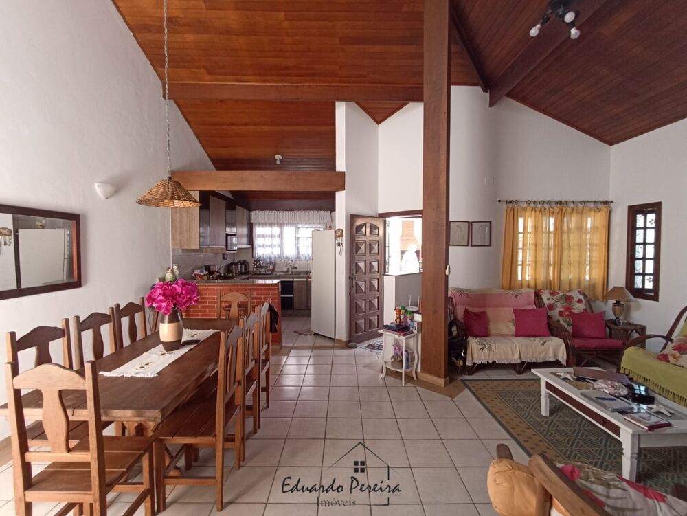 Casa, 4 quartos, 175 m² - Foto 1