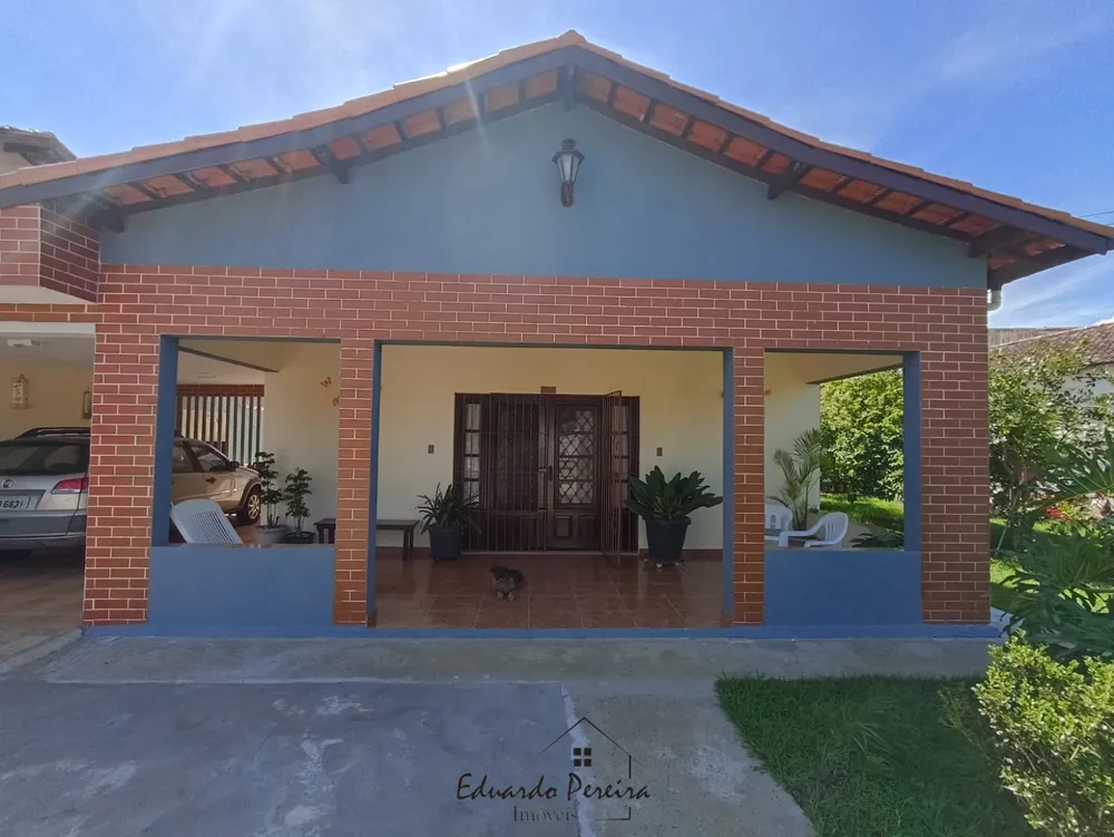 Casa, 5 quartos, 236 m² - Foto 1
