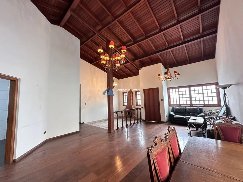 Casa, 3 quartos, 249 m² - Foto 2