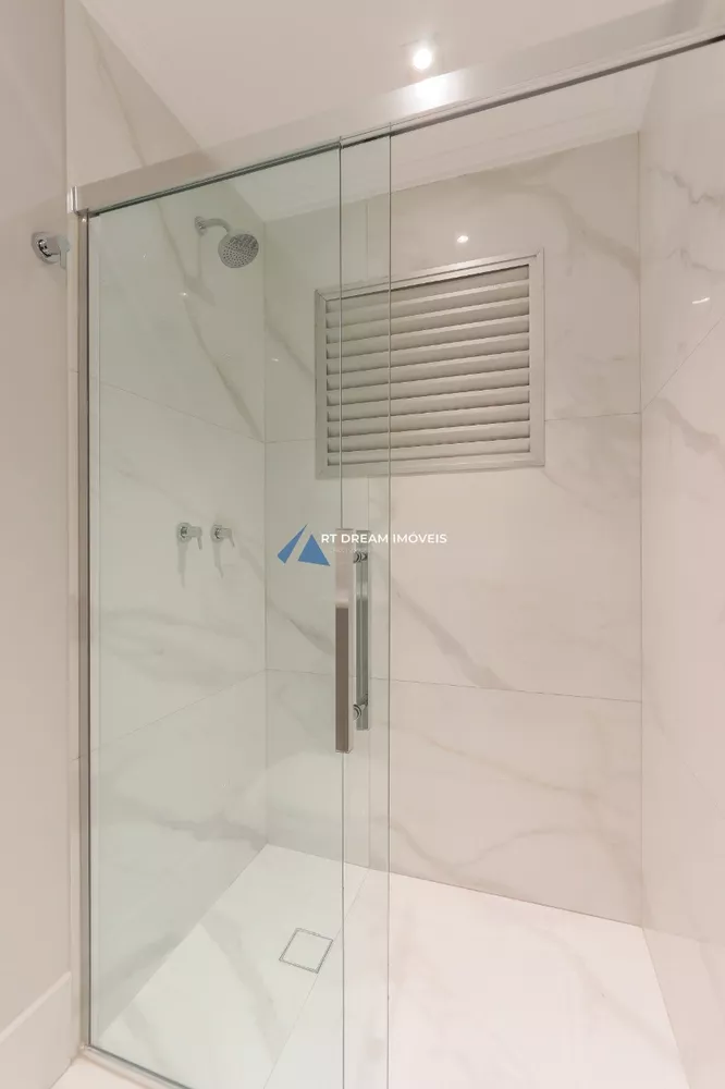 Cobertura, 3 quartos, 248 m² - Foto 1