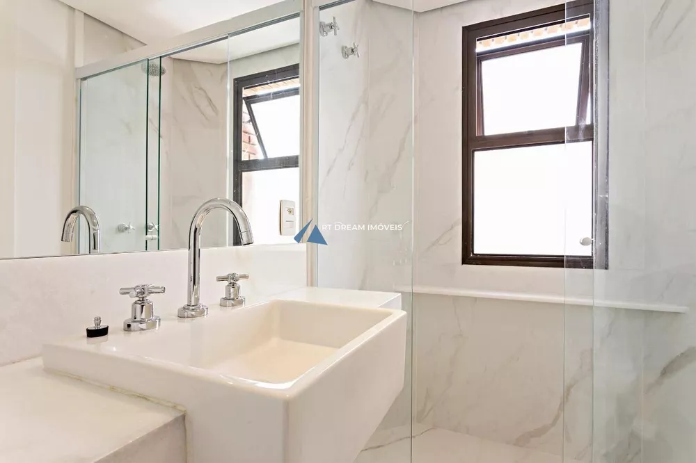 Apartamento, 3 quartos, 210 m² - Foto 1