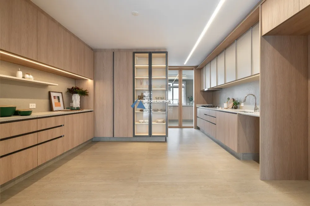 Apartamento, 3 quartos, 221 m² - Foto 2