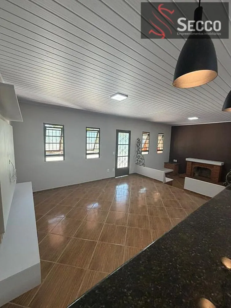 Chácara, 3 quartos, 1000 m² - Foto 1