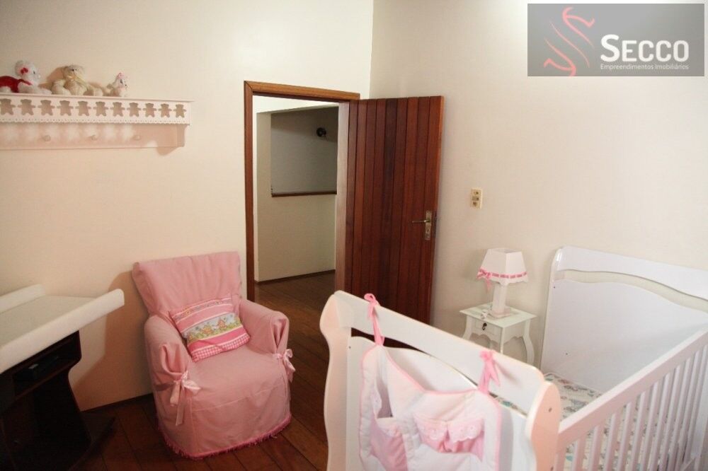 Sobrado à venda com 3 quartos, 1050m² - Foto 2