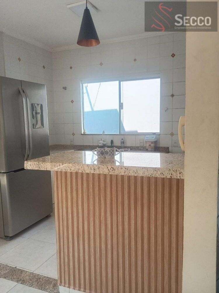 Casa à venda com 4 quartos, 1050m² - Foto 2