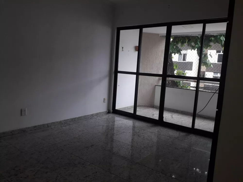 Apartamento à venda com 3 quartos, 77m² - Foto 2