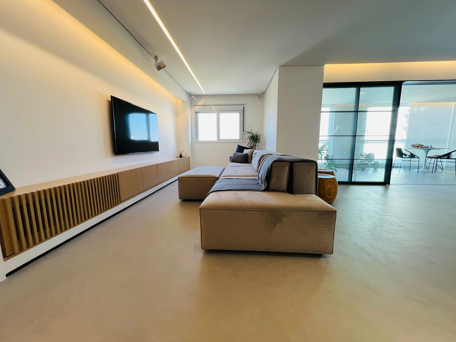 Apartamento à venda com 3 quartos, 241m² - Foto 3