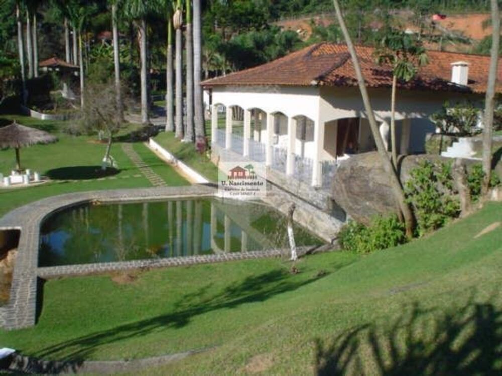Chácara à venda com 7 quartos, 692m² - Foto 1