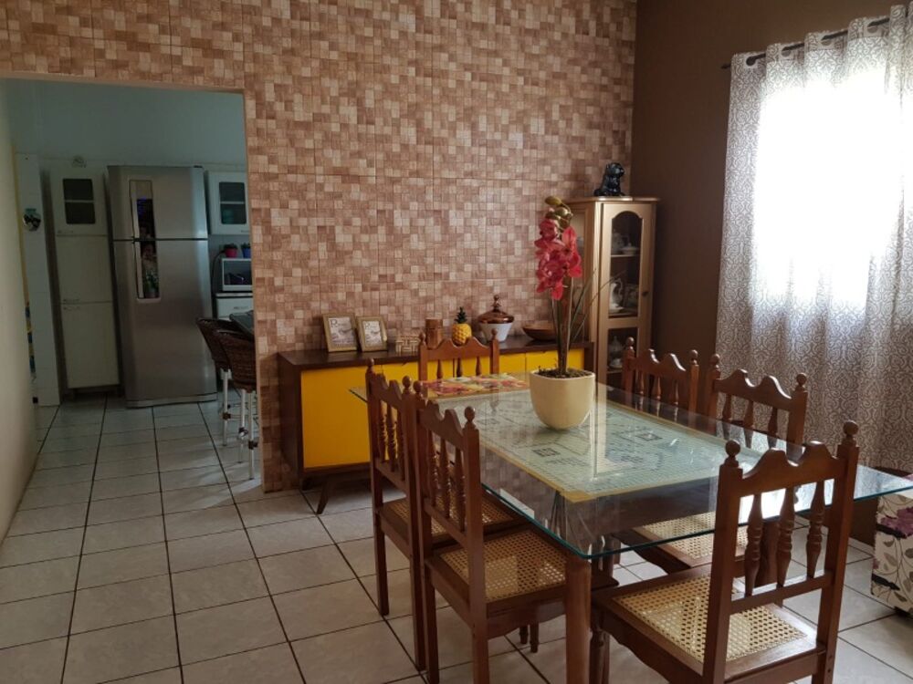 Casa, 4 quartos, 185 m² - Foto 1