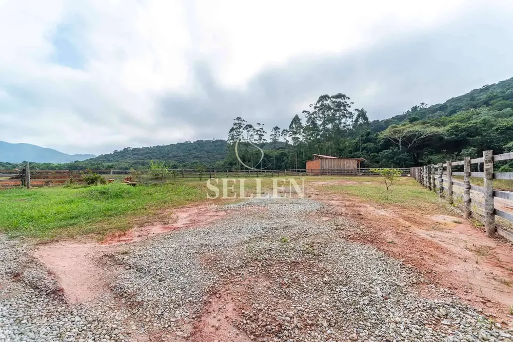 Chácara, 3 quartos, 1100 m² - Foto 4