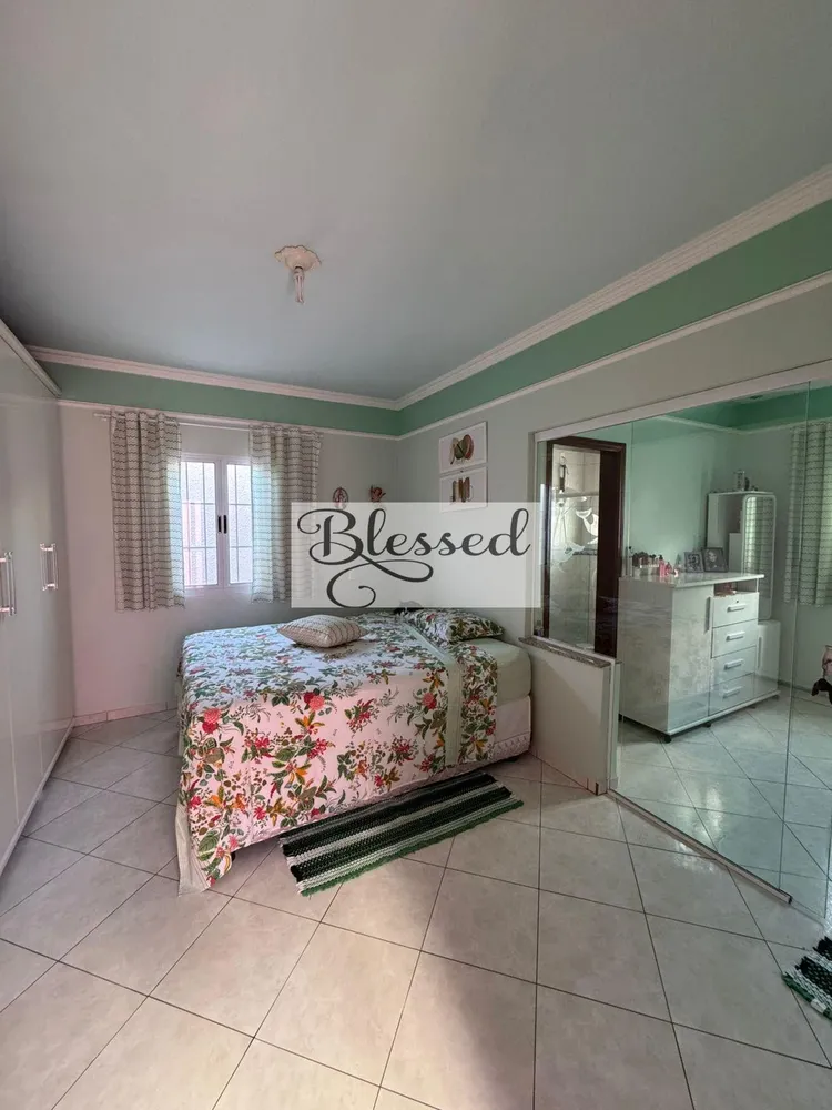 Casa, 3 quartos, 215 m² - Foto 3