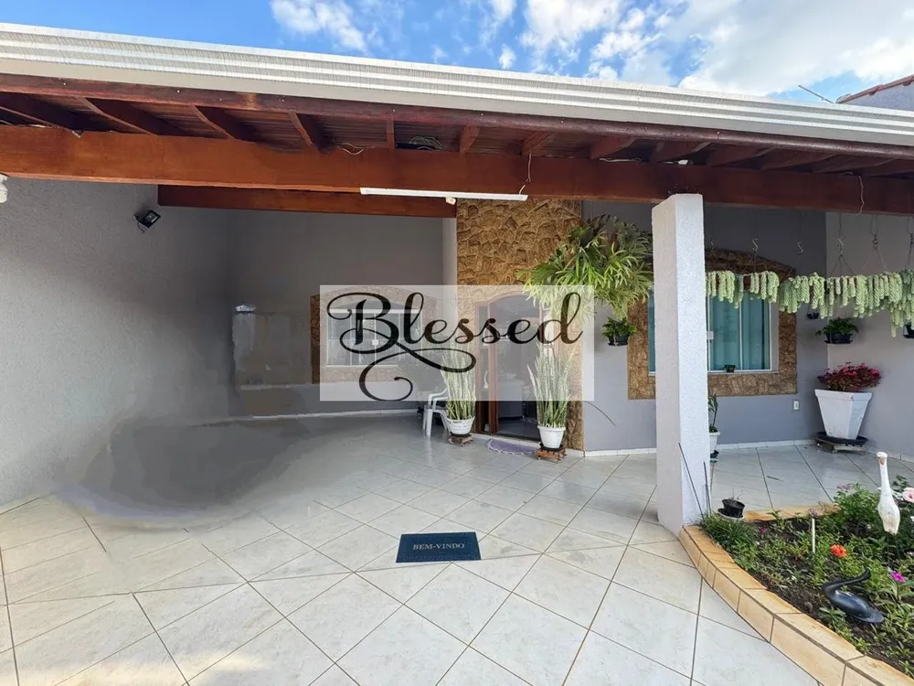 Casa, 3 quartos, 215 m² - Foto 1