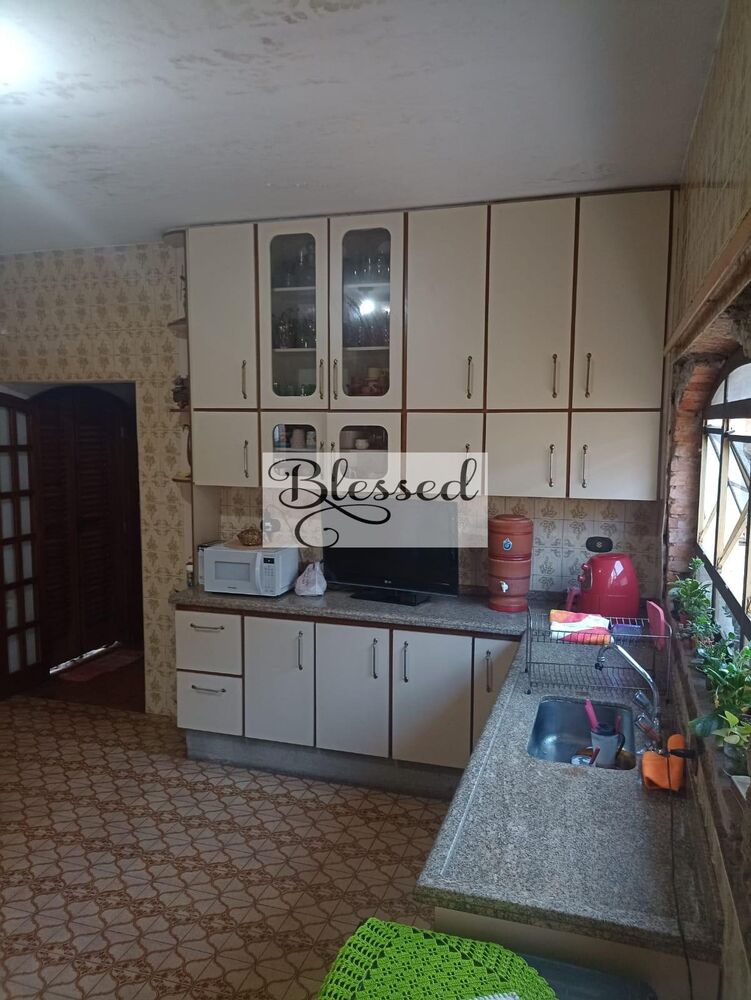 Casa à venda com 3 quartos, 154m² - Foto 1