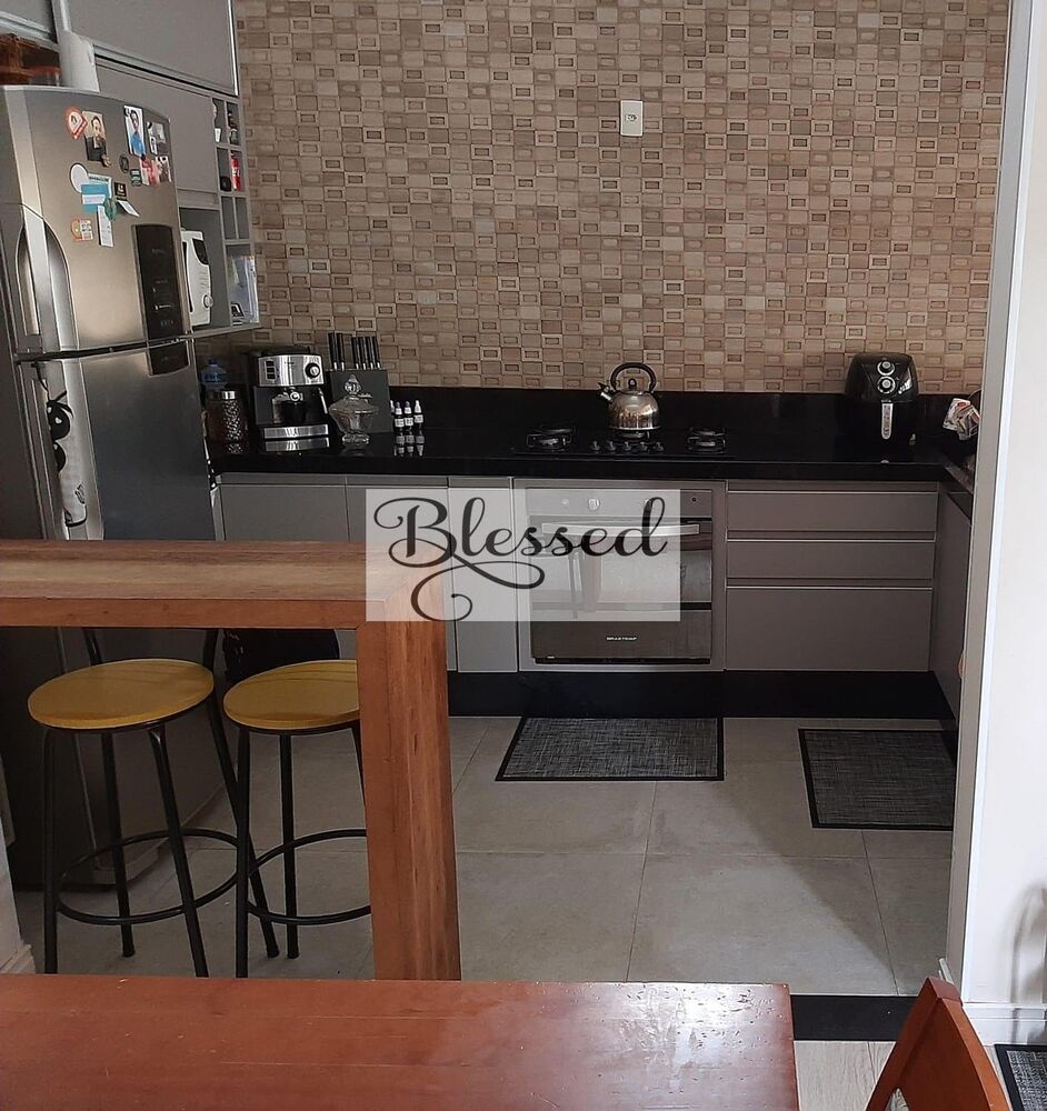 Casa à venda com 2 quartos, 280m² - Foto 2