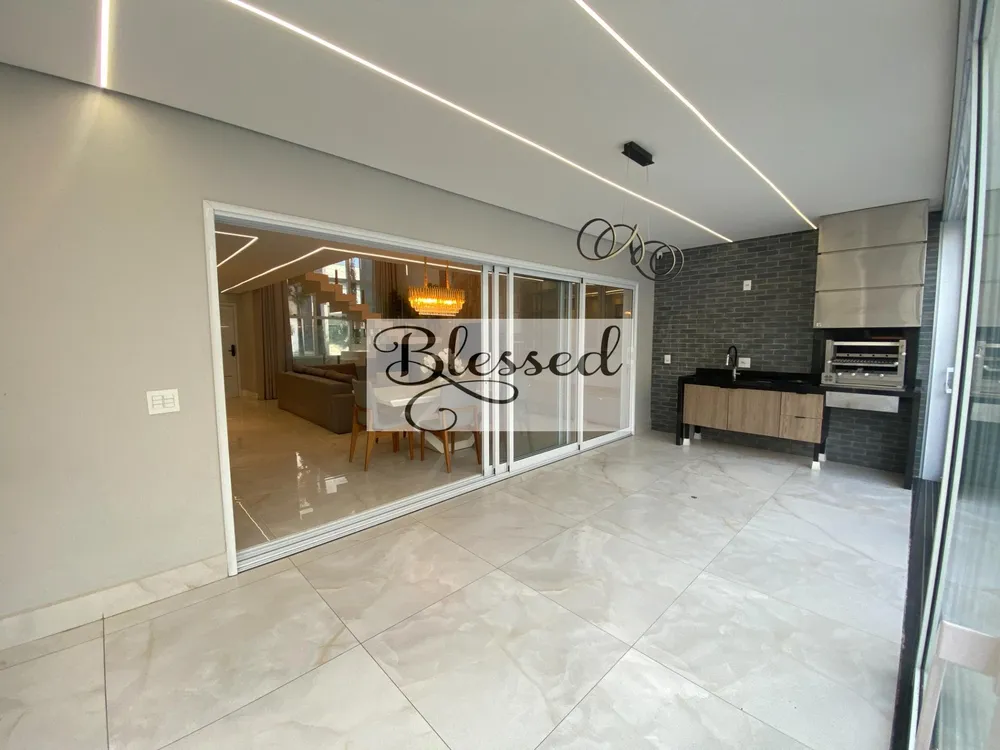 Sobrado, 3 quartos, 247 m² - Foto 1