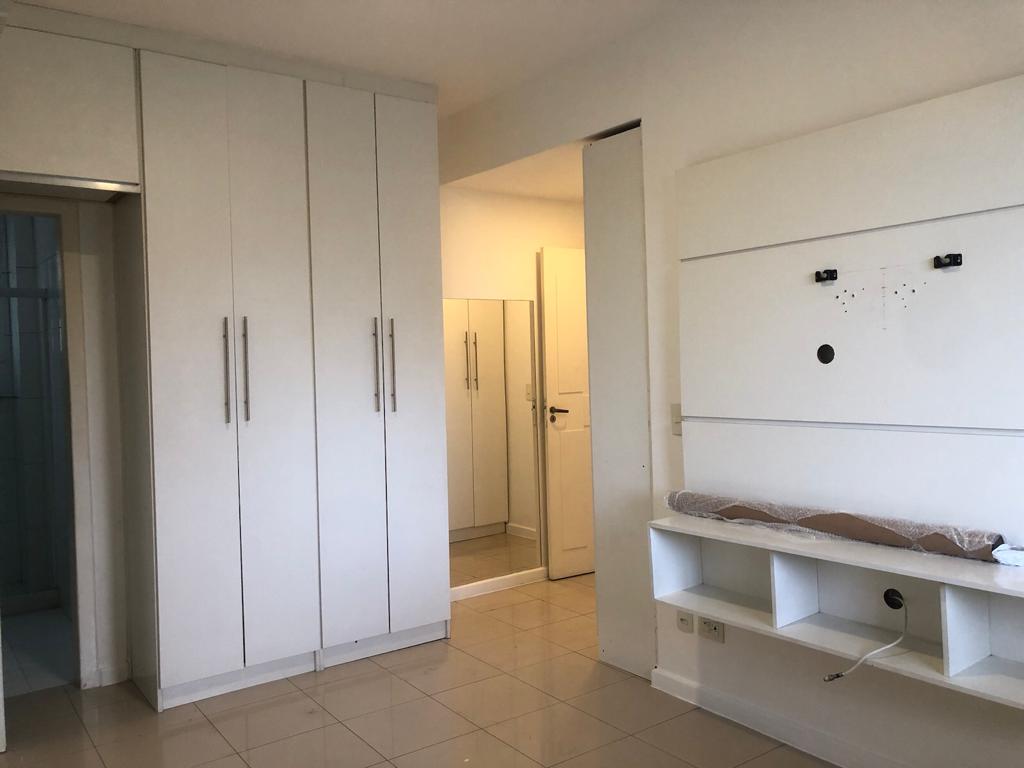 Apartamento à venda com 3 quartos, 95m² - Foto 4