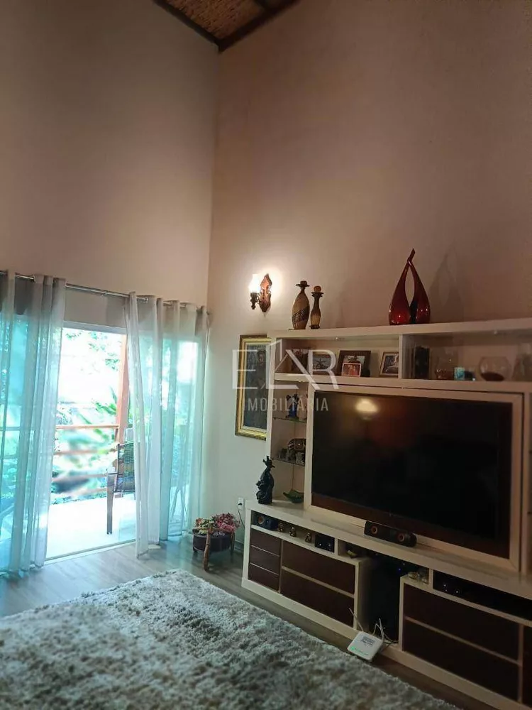 Casa, 4 quartos, 240 m² - Foto 35