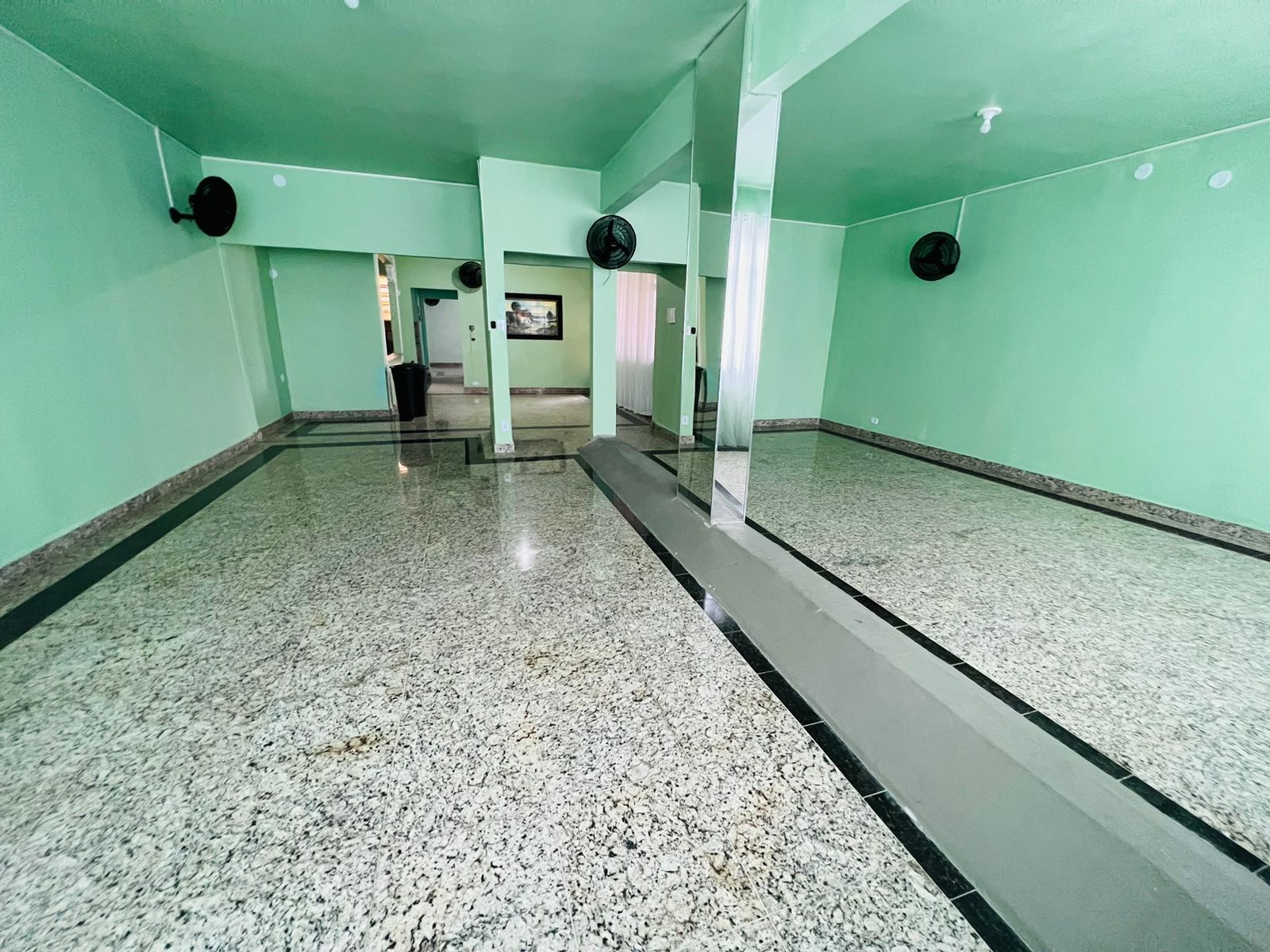 Conjunto Comercial-Sala para alugar com 12 quartos, 650m² - Foto 15