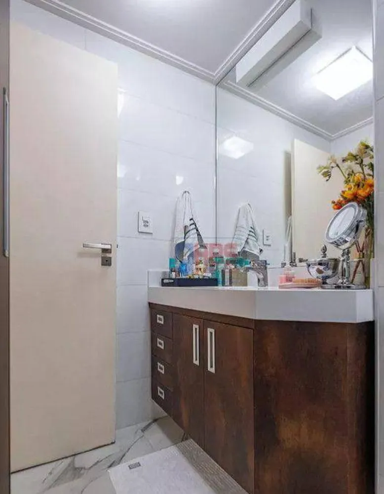 Apartamento, 3 quartos, 140 m² - Foto 1