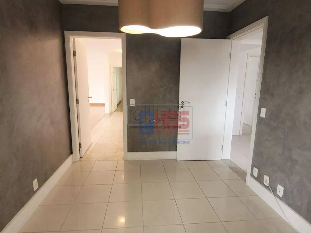 Apartamento, 3 quartos, 261 m² - Foto 2