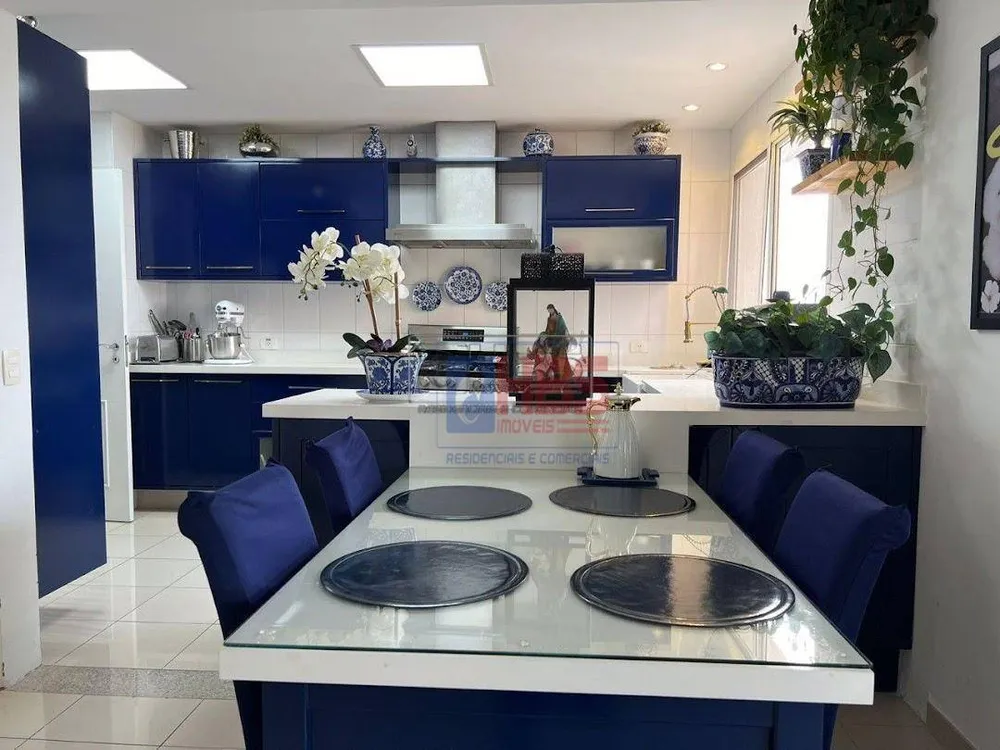 Apartamento, 3 quartos, 261 m² - Foto 1