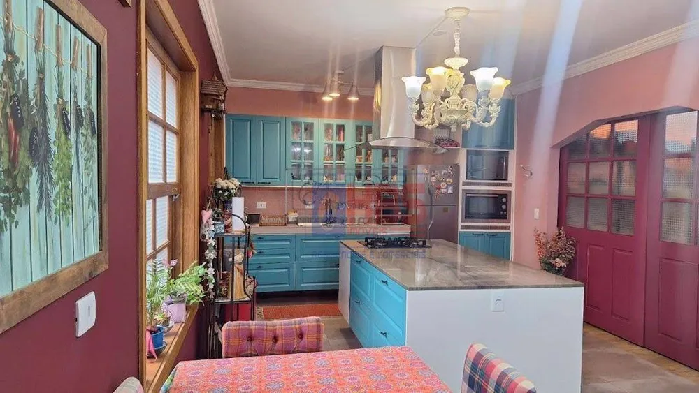 Casa, 3 quartos, 251 m² - Foto 1