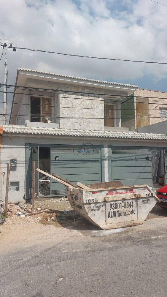 Sobrado à venda com 3 quartos, 150m² - Foto 1