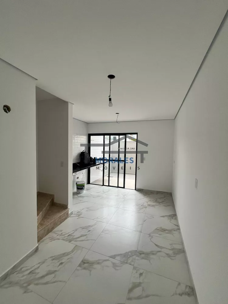 Casa à venda com 2 quartos, 81m² - Foto 1