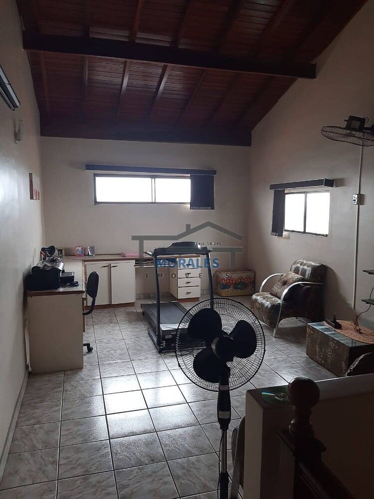 Casa, 4 quartos, 295 m² - Foto 2