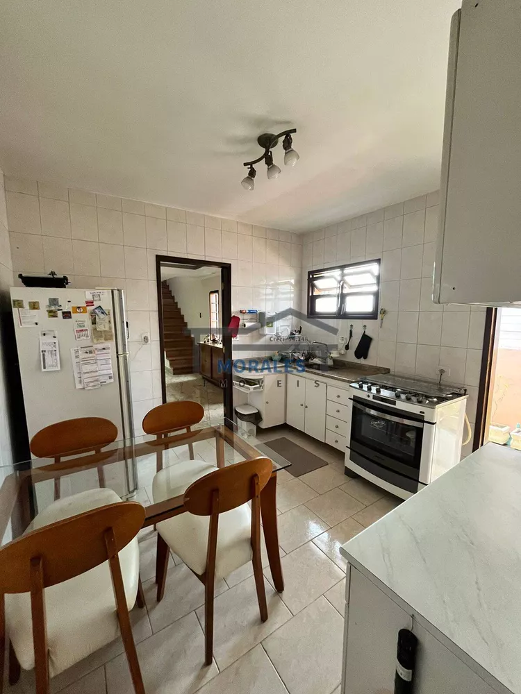 Sobrado à venda com 4 quartos, 177m² - Foto 1