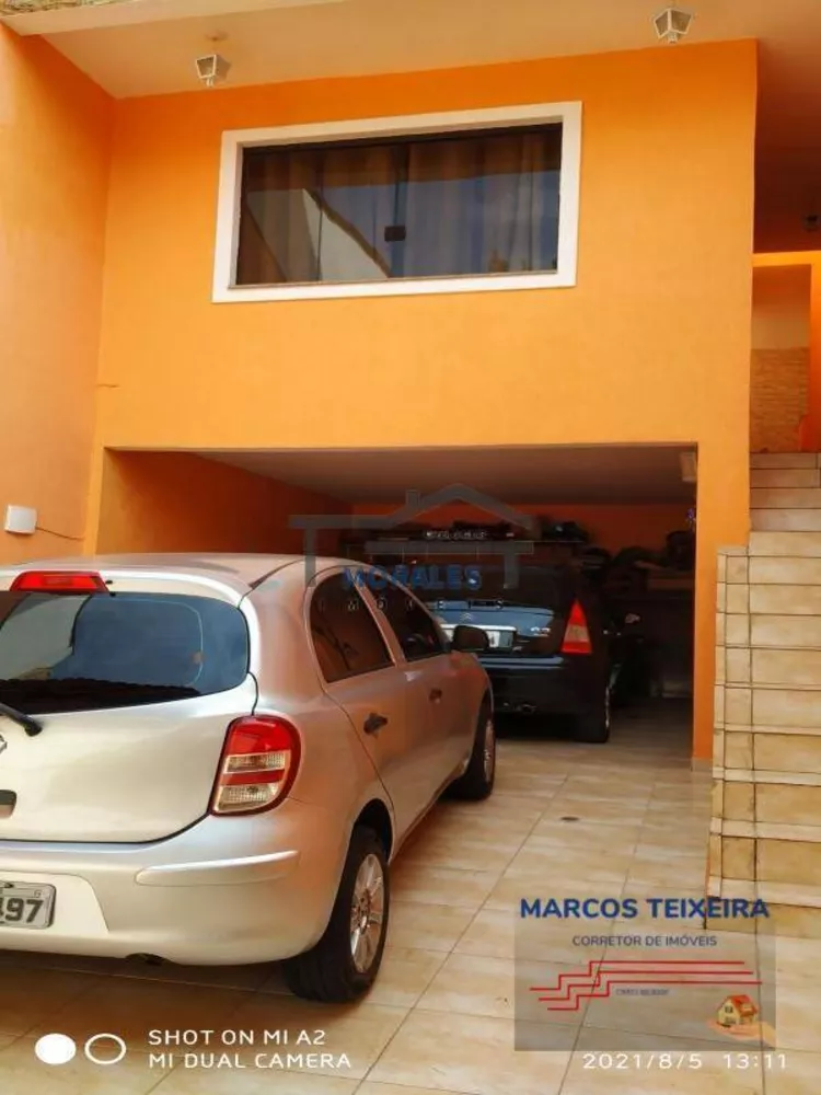 Sobrado à venda com 3 quartos, 270m² - Foto 1