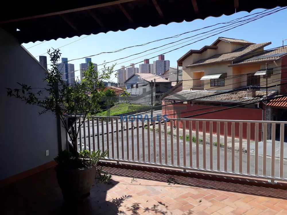 Sobrado à venda com 3 quartos, 210m² - Foto 3