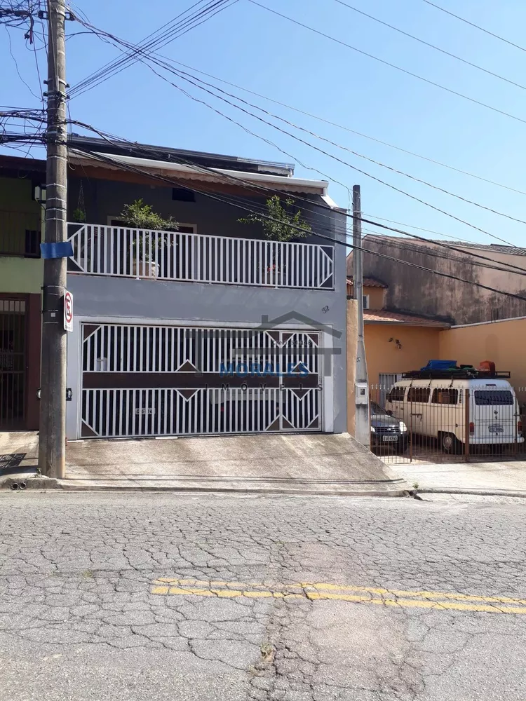 Sobrado à venda com 3 quartos, 210m² - Foto 2